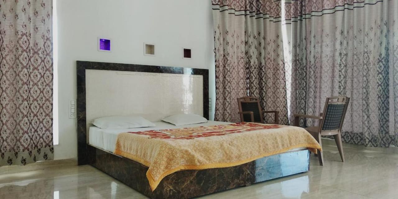 Hotel Radha Rani Mahal Khajurāho Exteriér fotografie